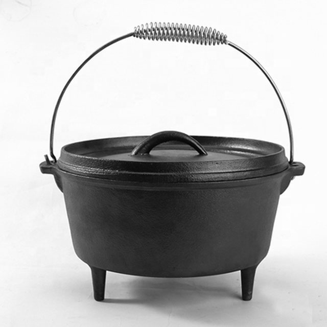 CAST IRON CAMP DUTCH OVEN POT, 4.1 QT (3,9 L), INCLUDING LID LIFTER & LID STAND